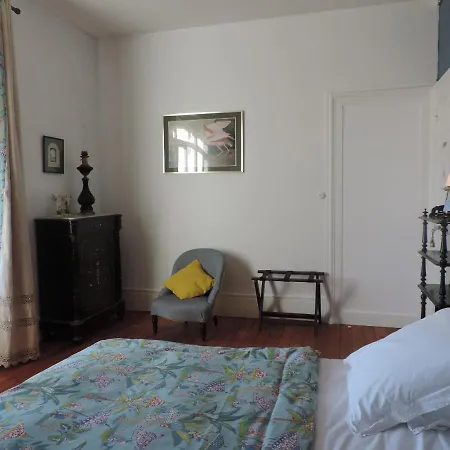 D'hotes De Bed & Breakfast